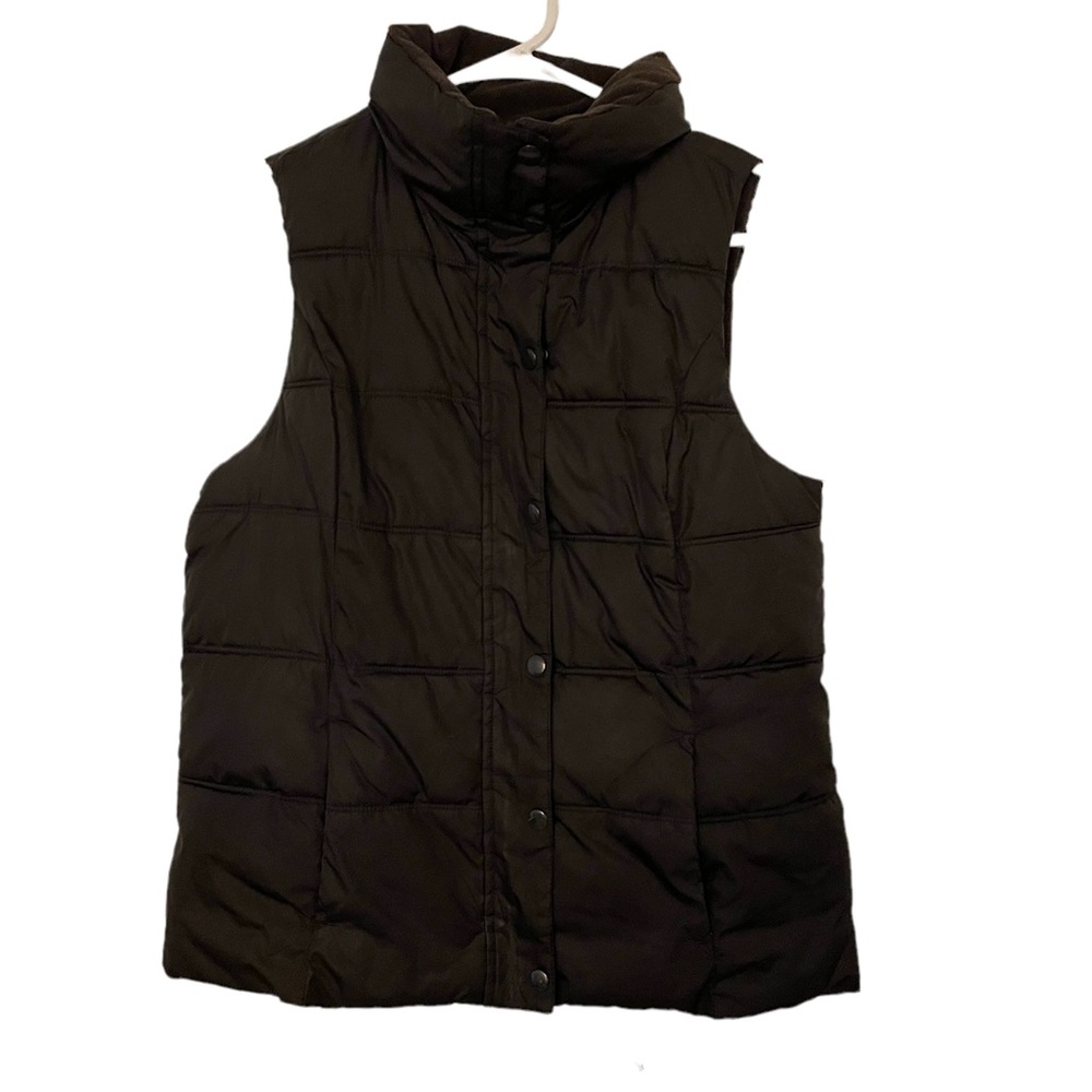 Women’s Old Navy Black Fleece Lined Puffer Vest in Size Small.